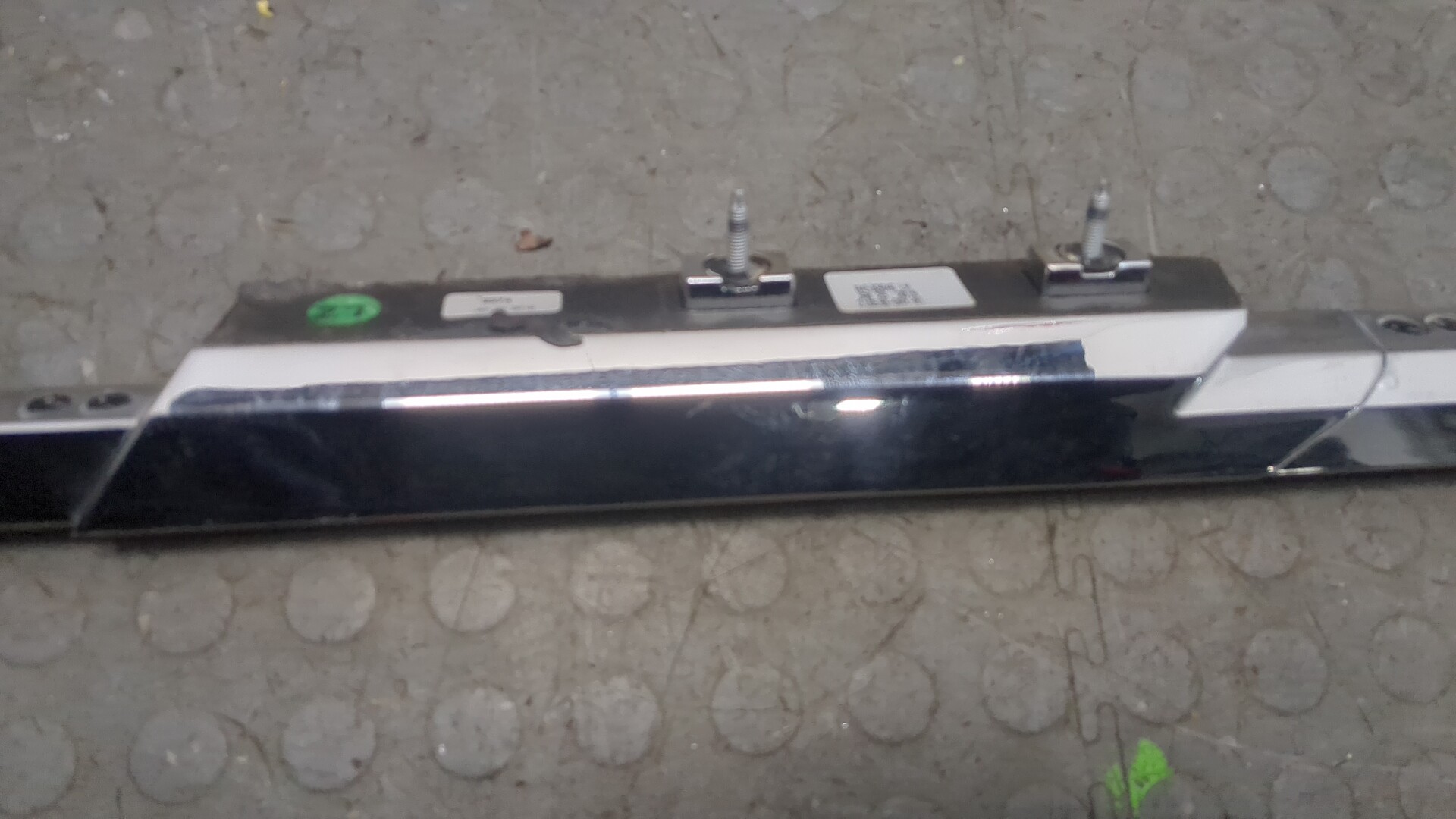 Рейлинг (релинг) левый (планка на крышу)