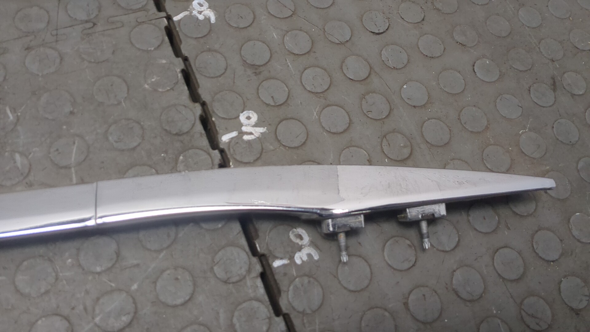 Рейлинг (релинг) правый (планка на крышу)