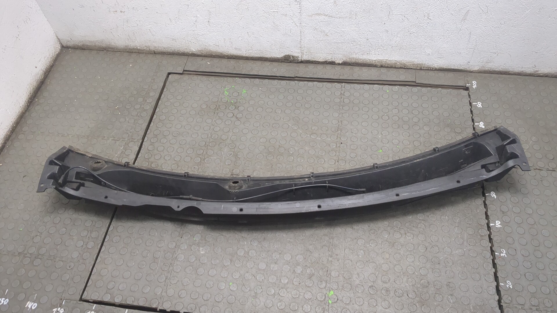 Решетка стеклоочистителей (Жабо)