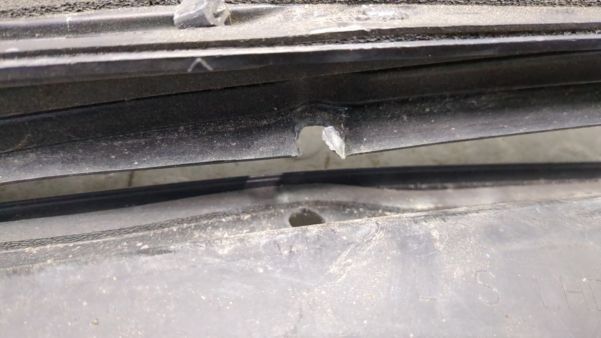 Решетка стеклоочистителей (Жабо)