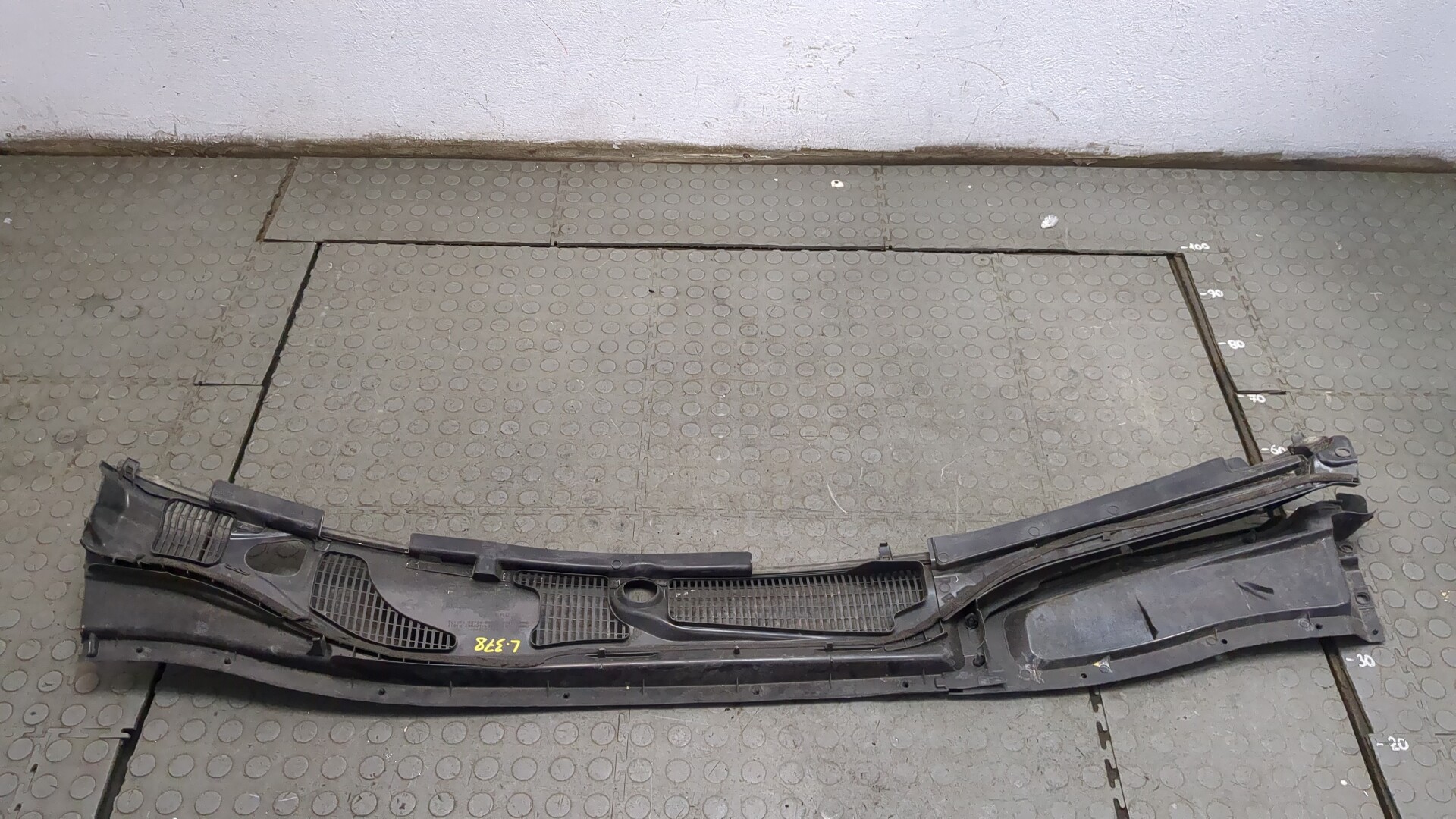 Решетка стеклоочистителей (Жабо)