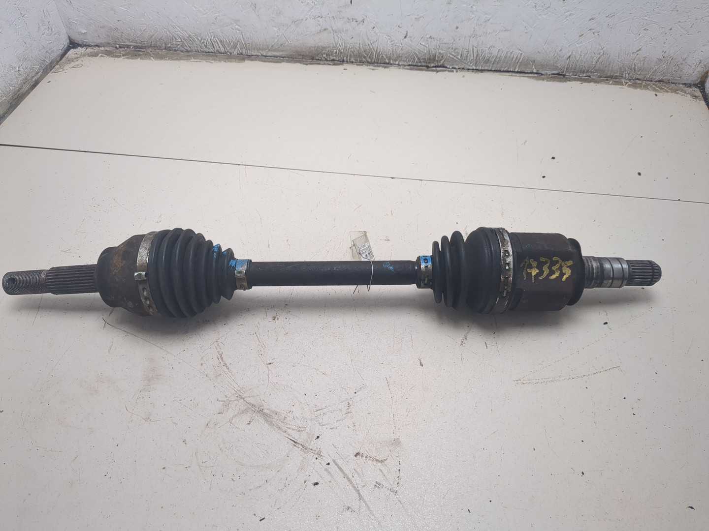 Полуось передняя левая