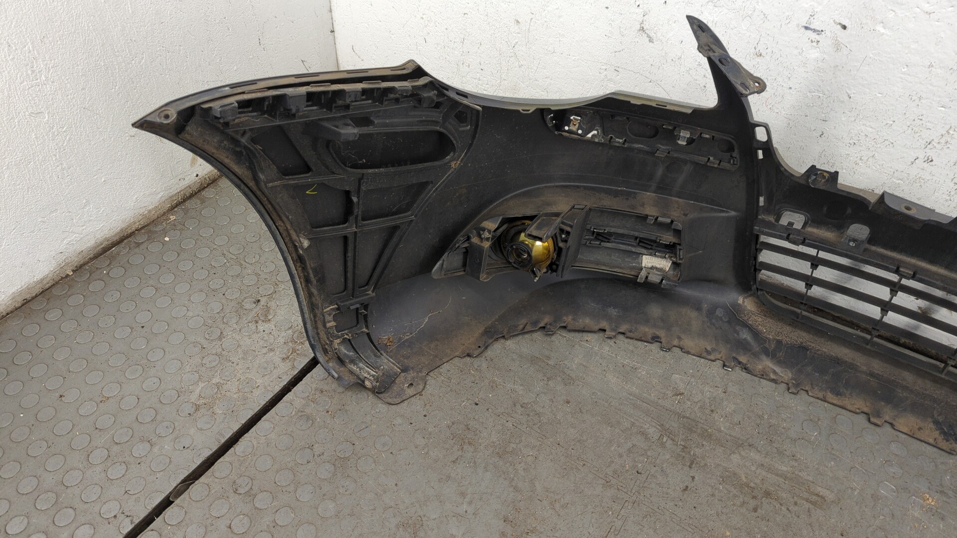 Бампер передний