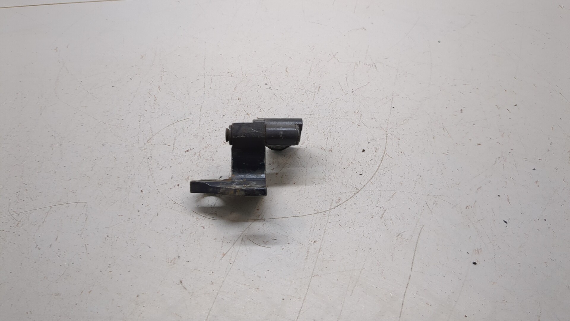 Петля двери