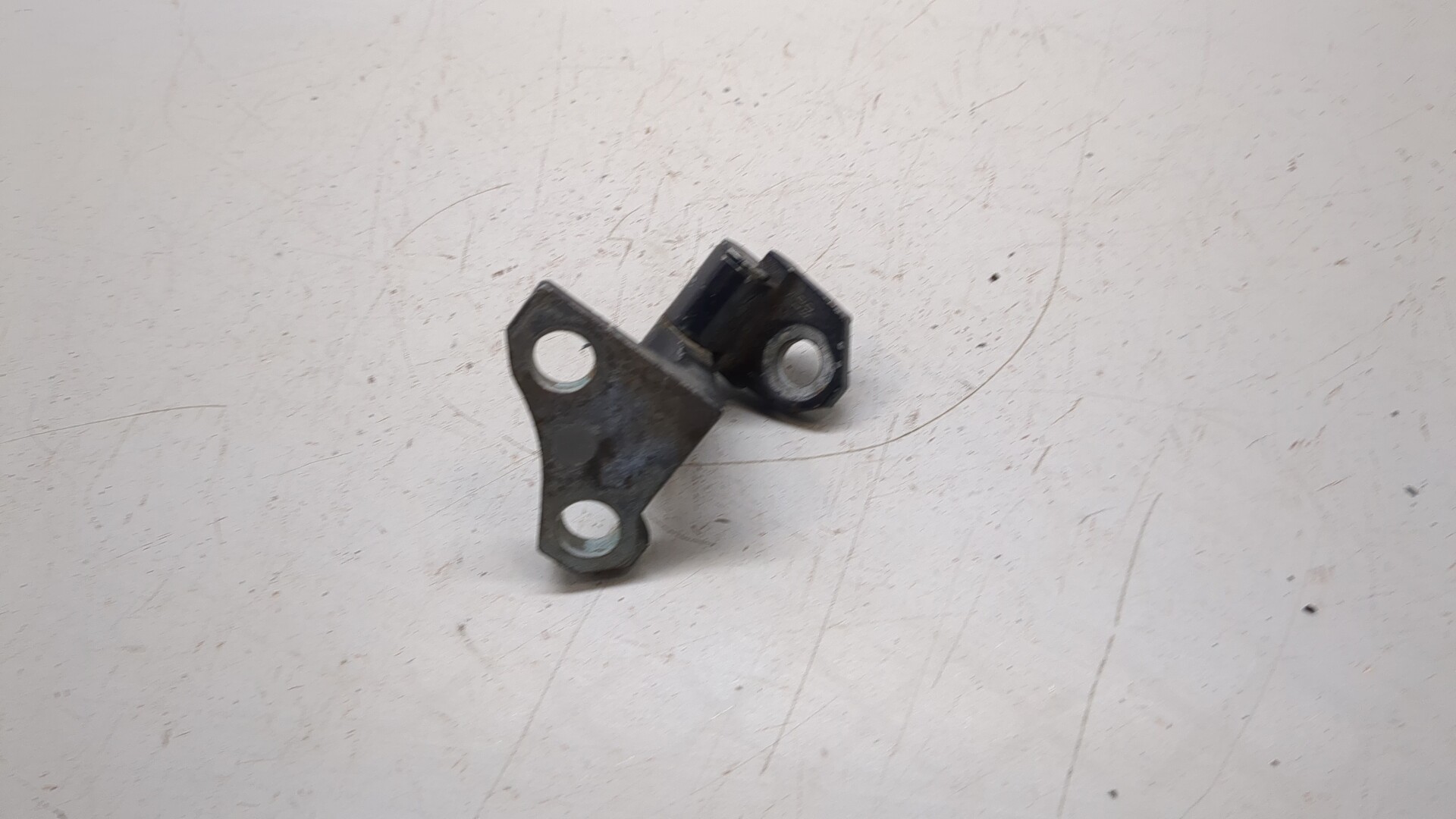 Петля двери