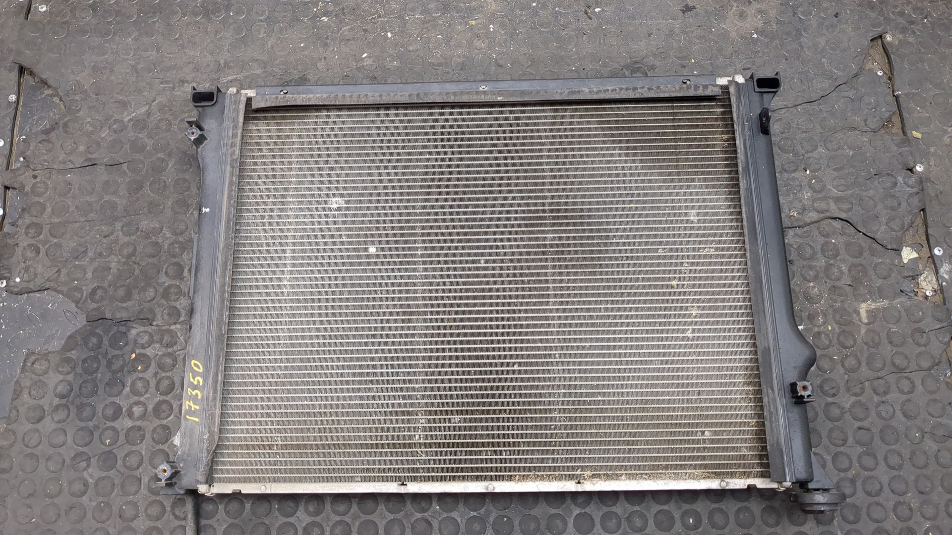 Радиатор охлаждения двигателя основной