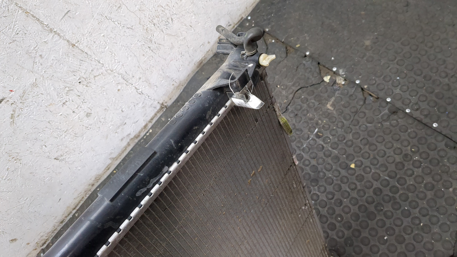 Радиатор охлаждения двигателя основной