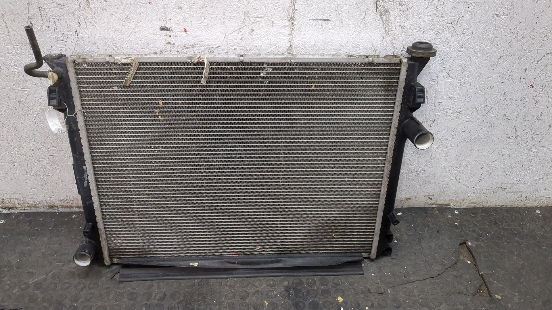 Радиатор охлаждения двигателя основной