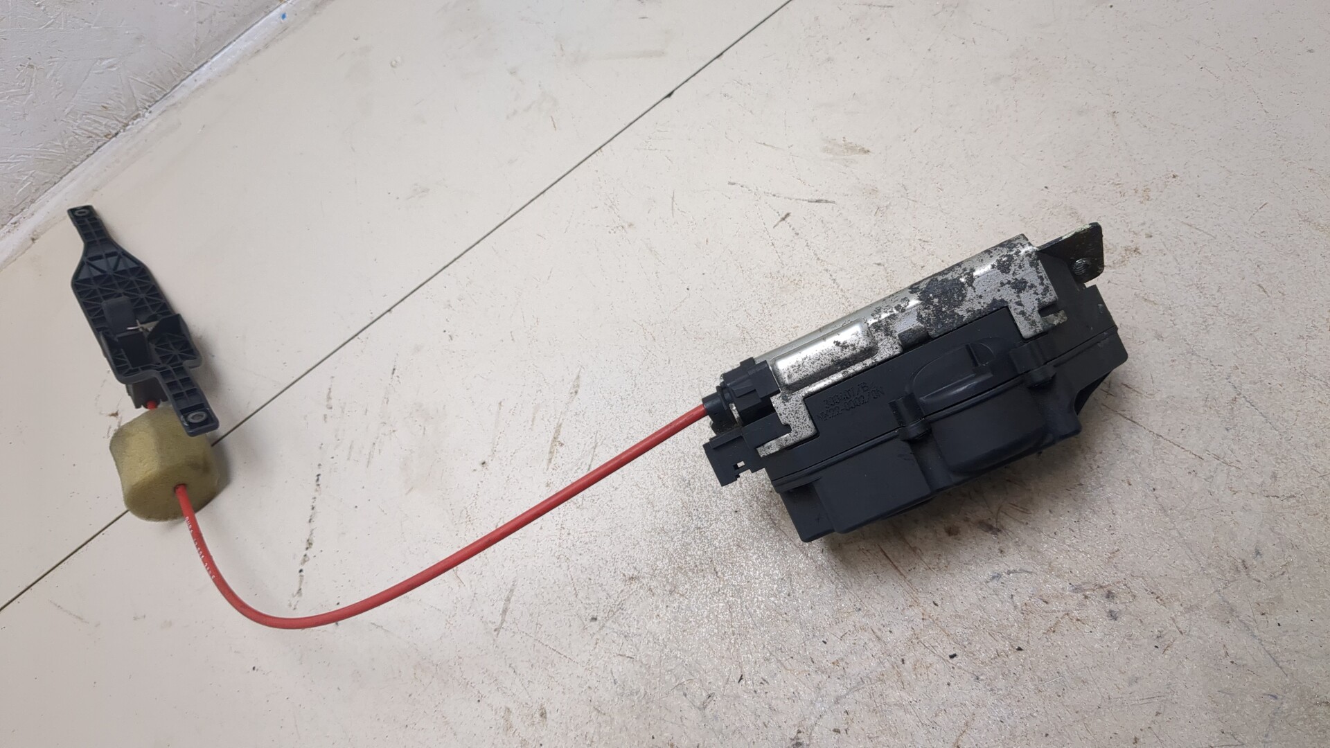 Замок багажника