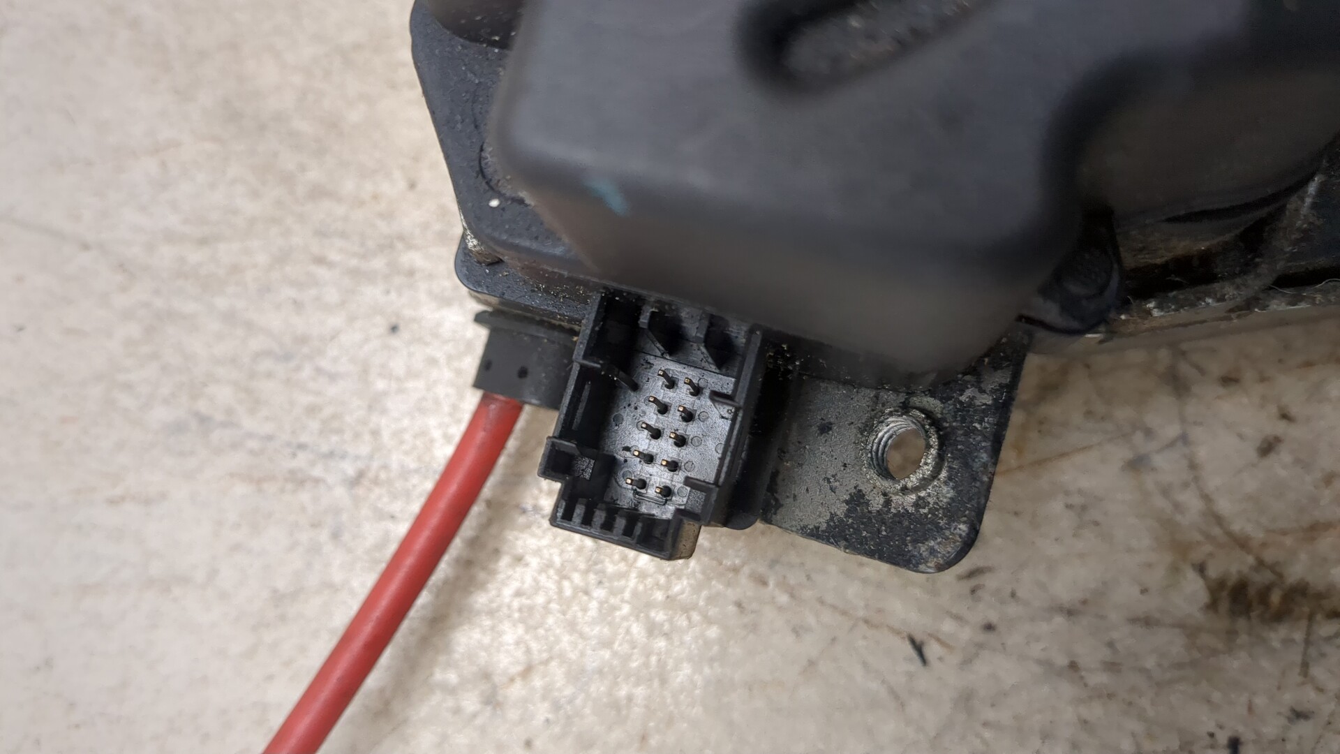 Замок багажника