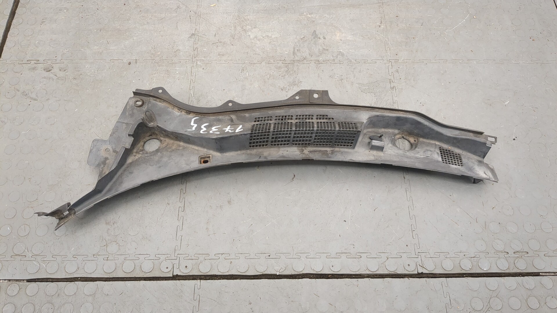 Решетка стеклоочистителей (Жабо)