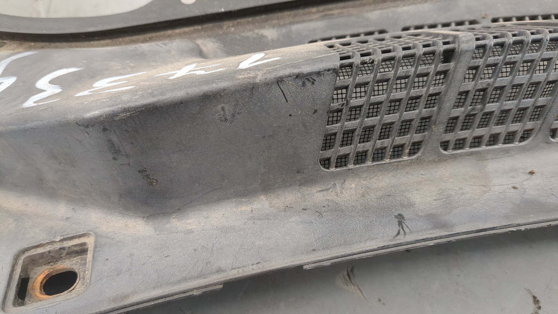 Решетка стеклоочистителей (Жабо)