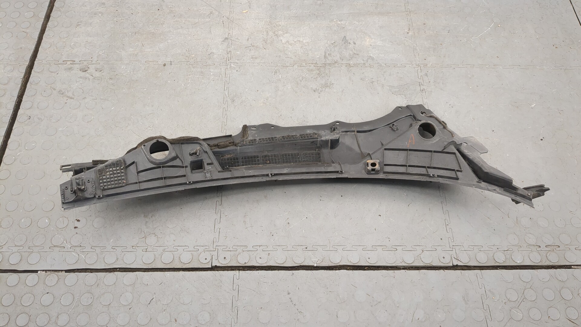 Решетка стеклоочистителей (Жабо)