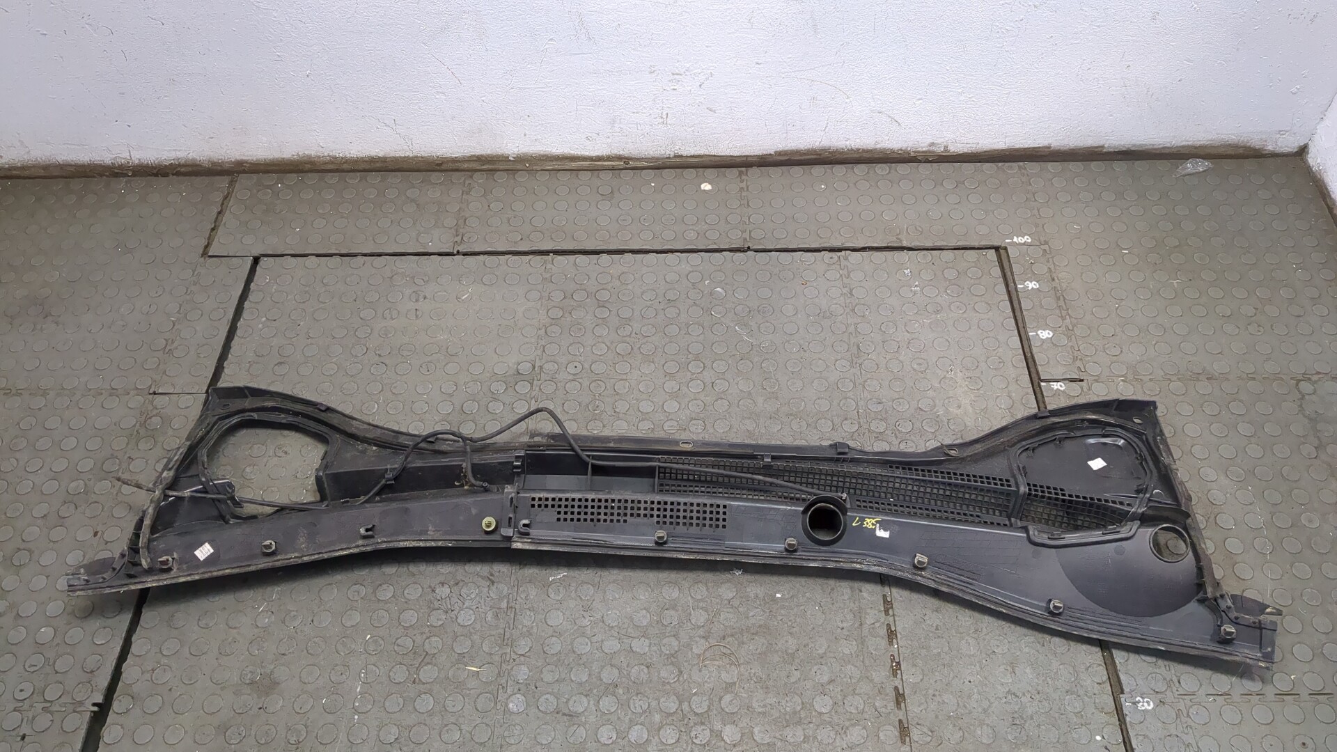 Решетка стеклоочистителей (Жабо)