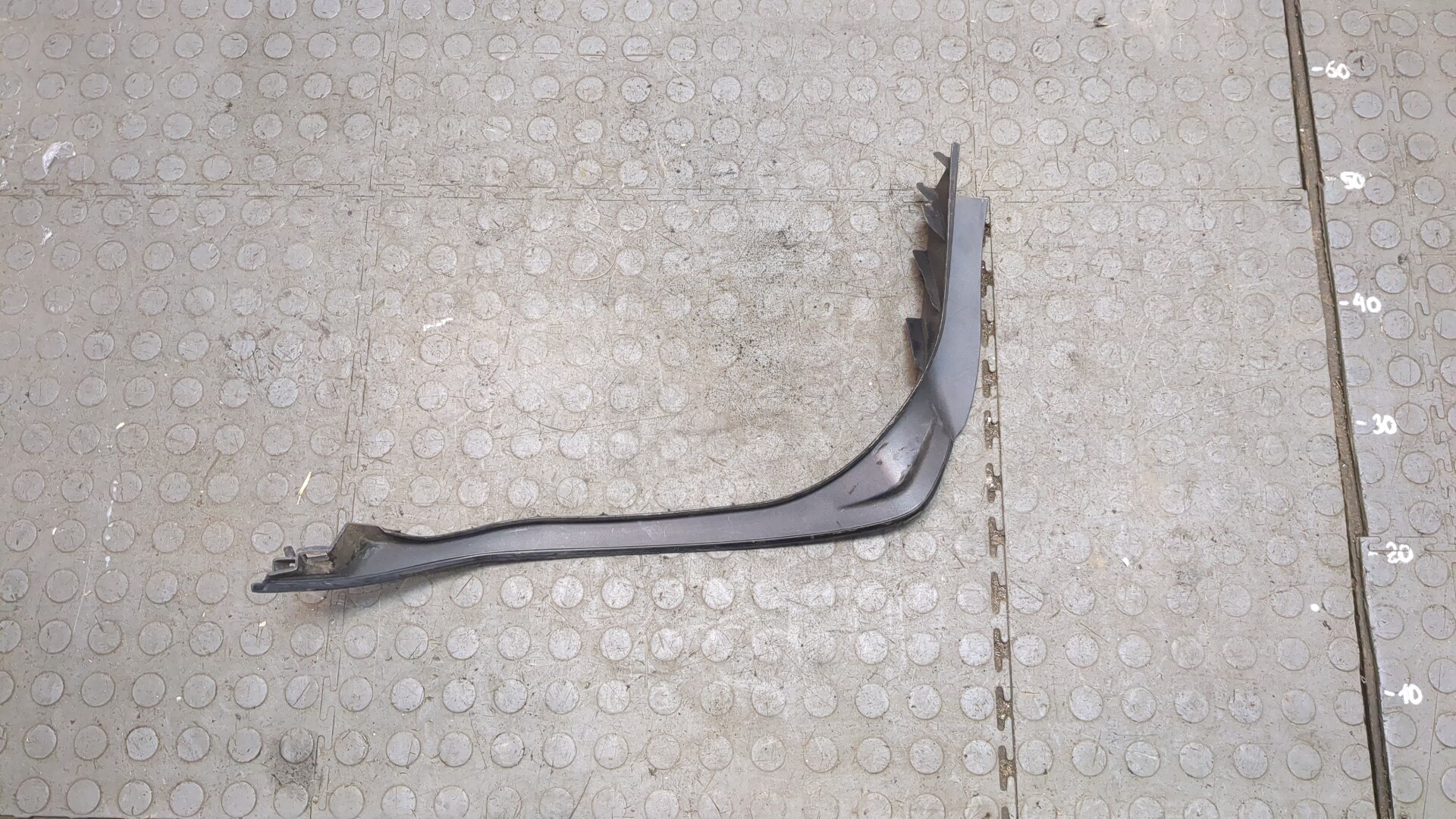 Накладка (кузов наружные)