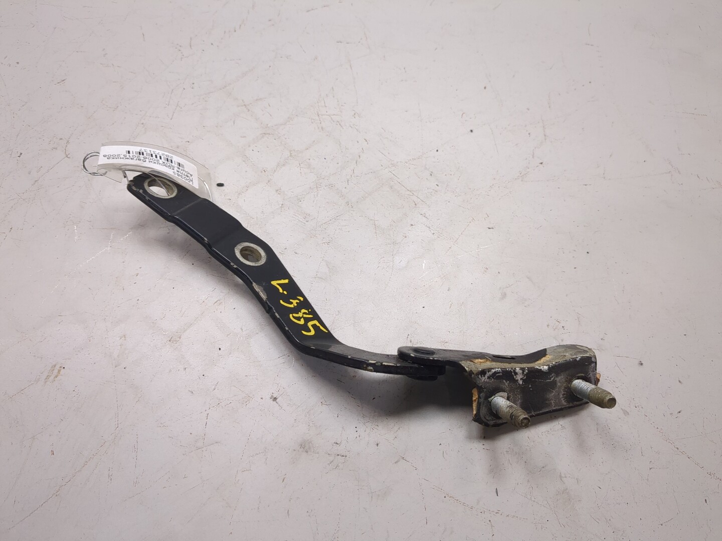 Петля крышки багажника