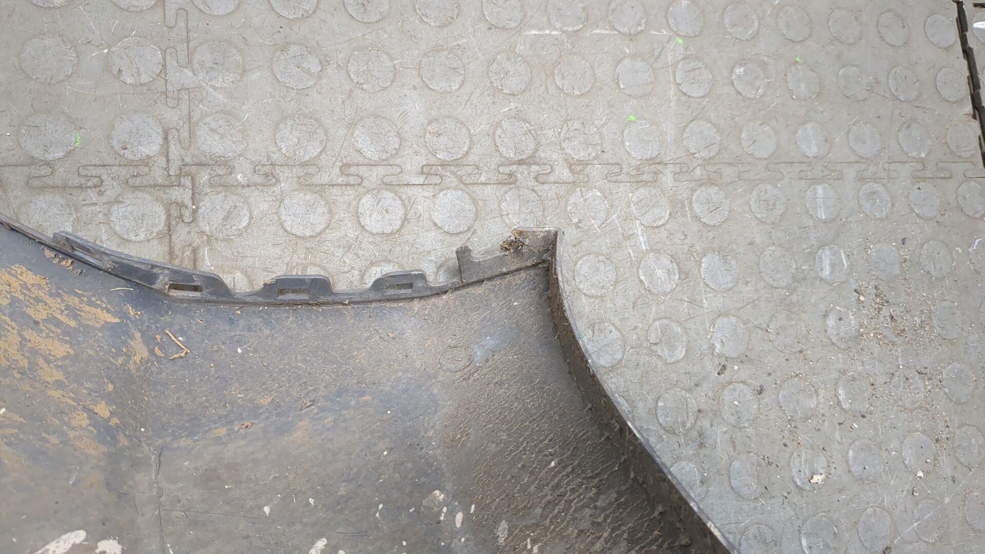 Накладка переднего бампера