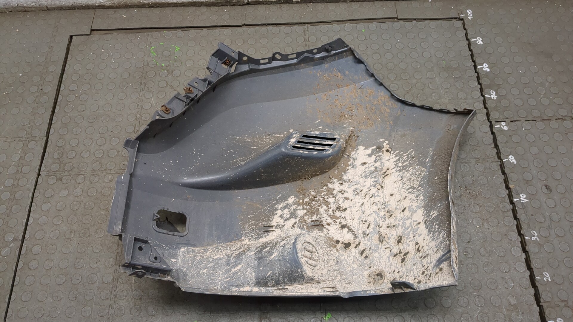 Накладка переднего бампера