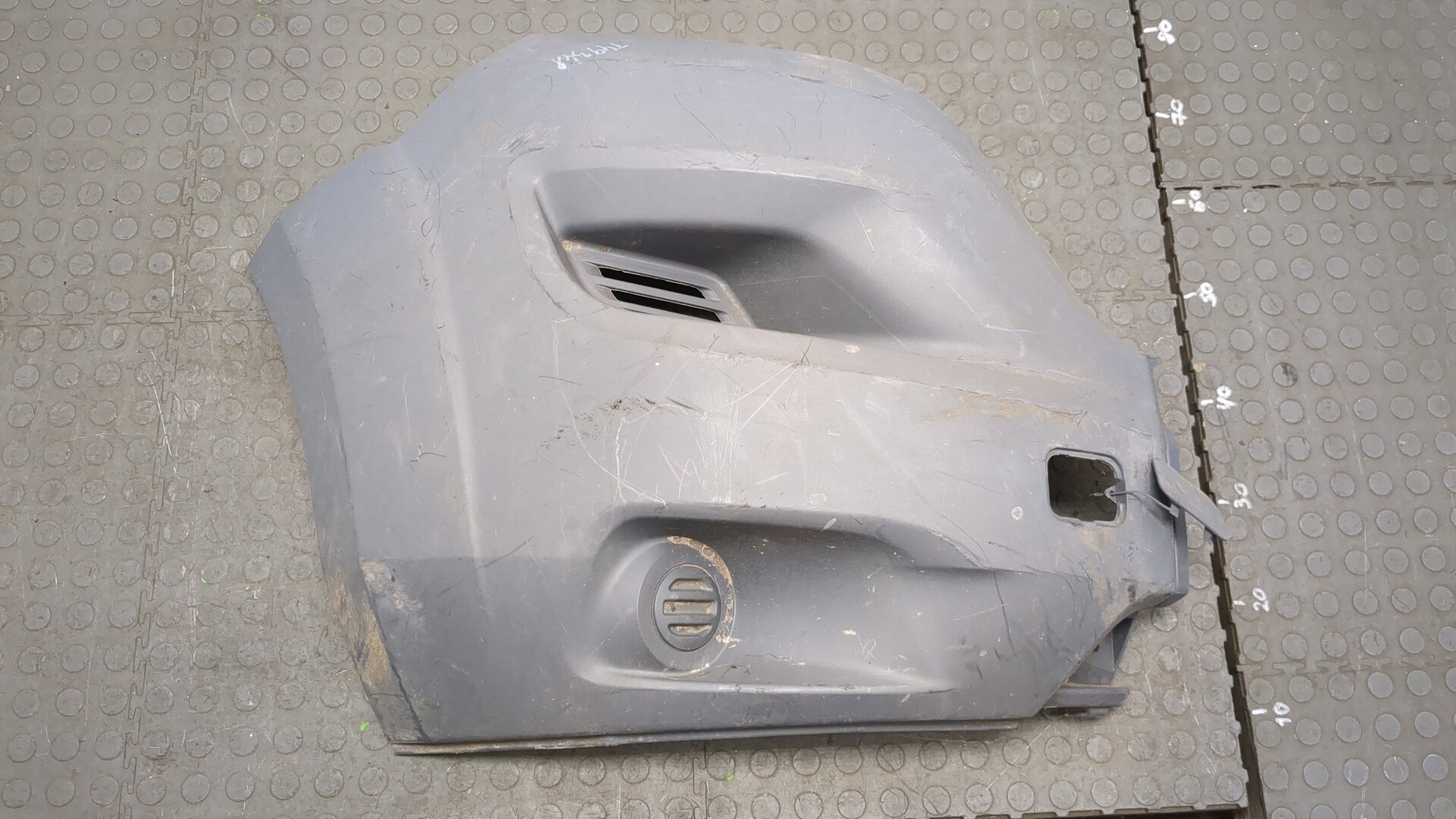 Накладка переднего бампера