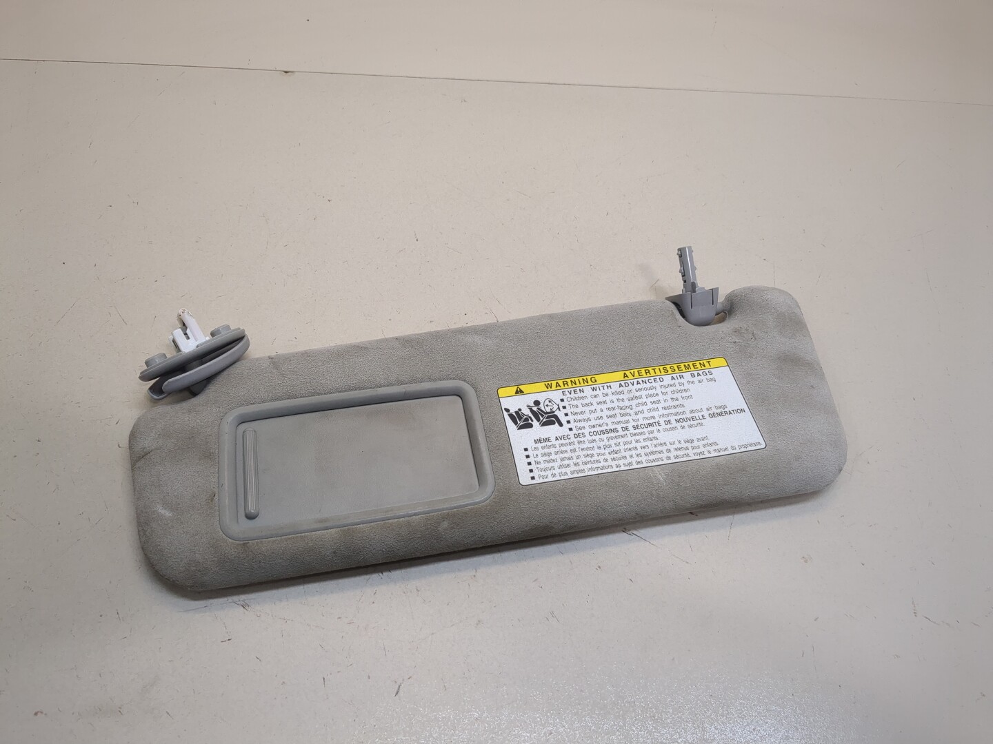 Козырек солнцезащитный