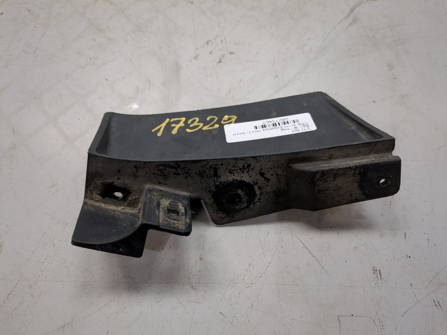 Брызговик задний левый