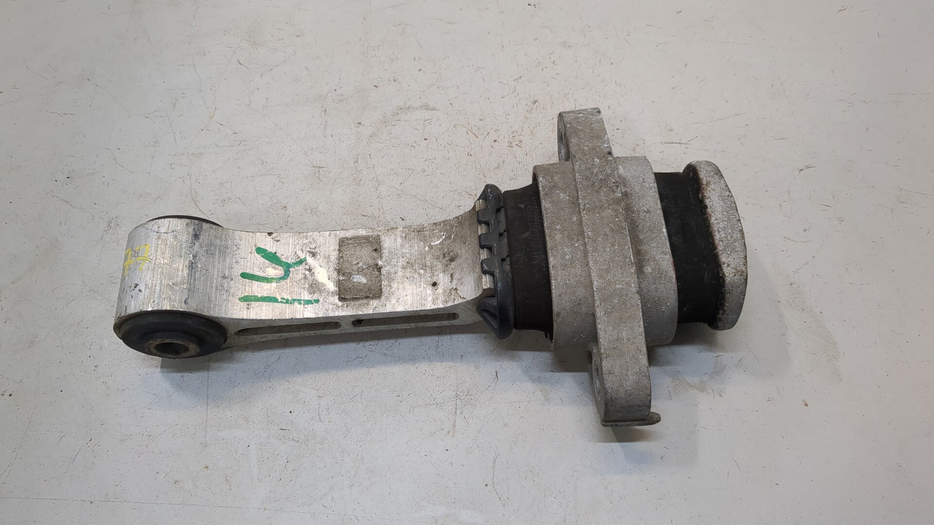 Опора двигателя