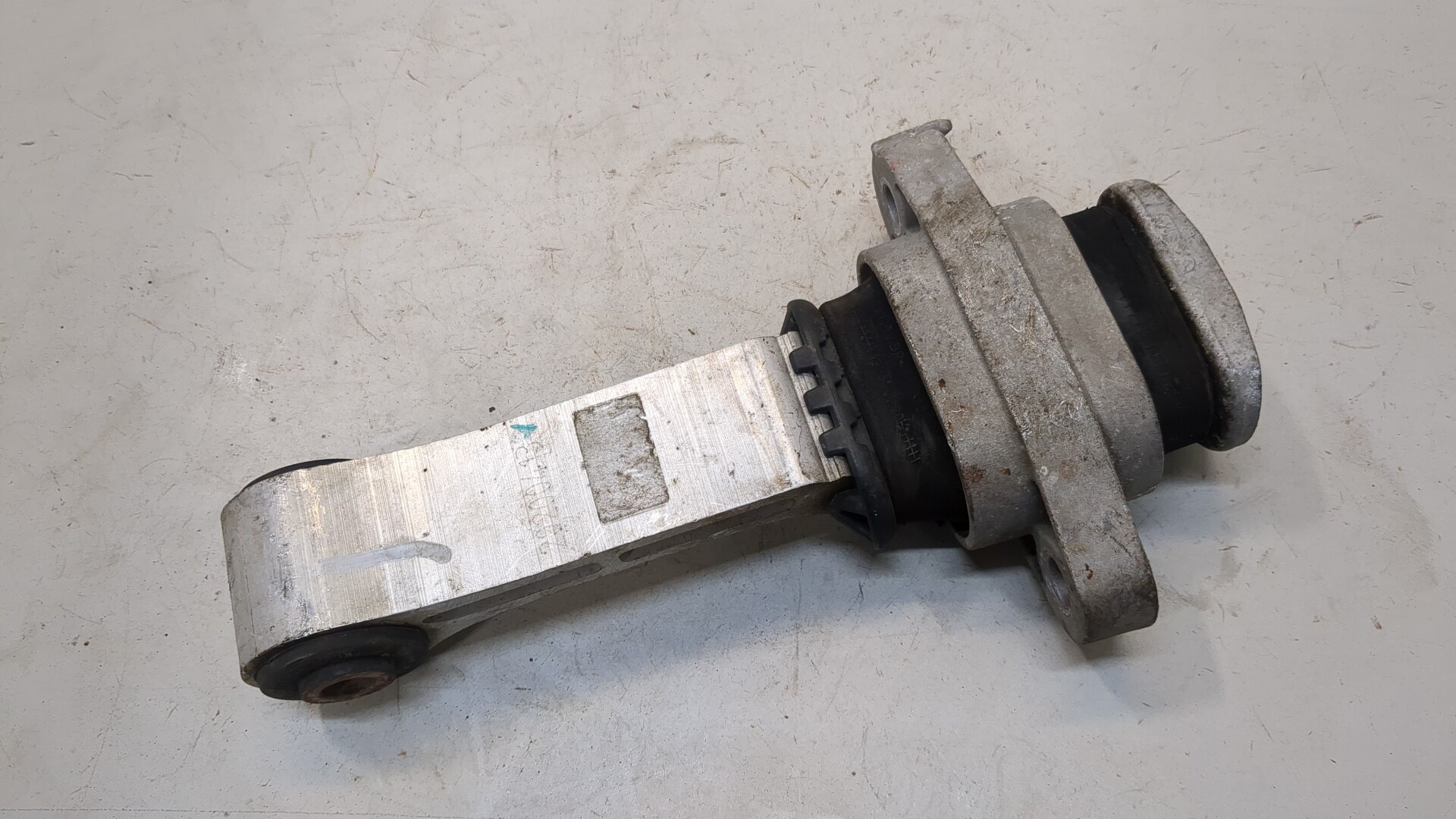 Опора двигателя