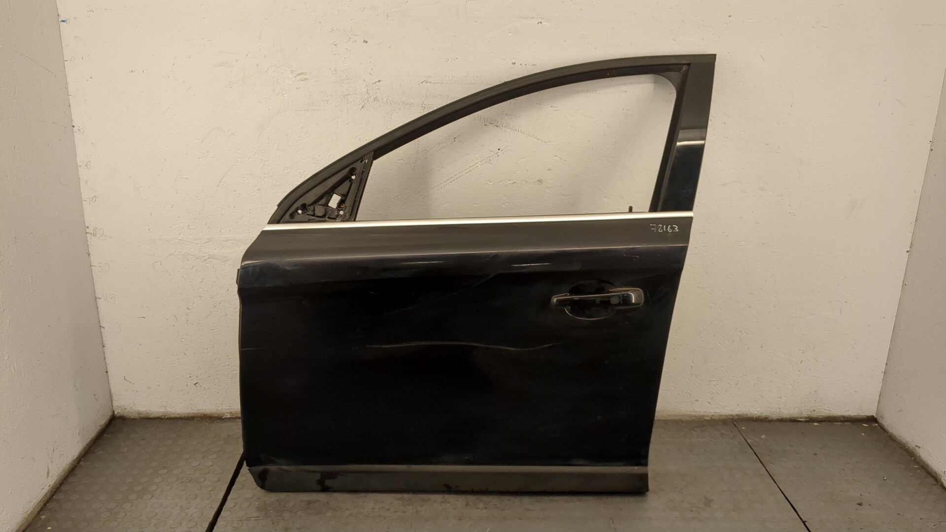 Дверь передняя левая