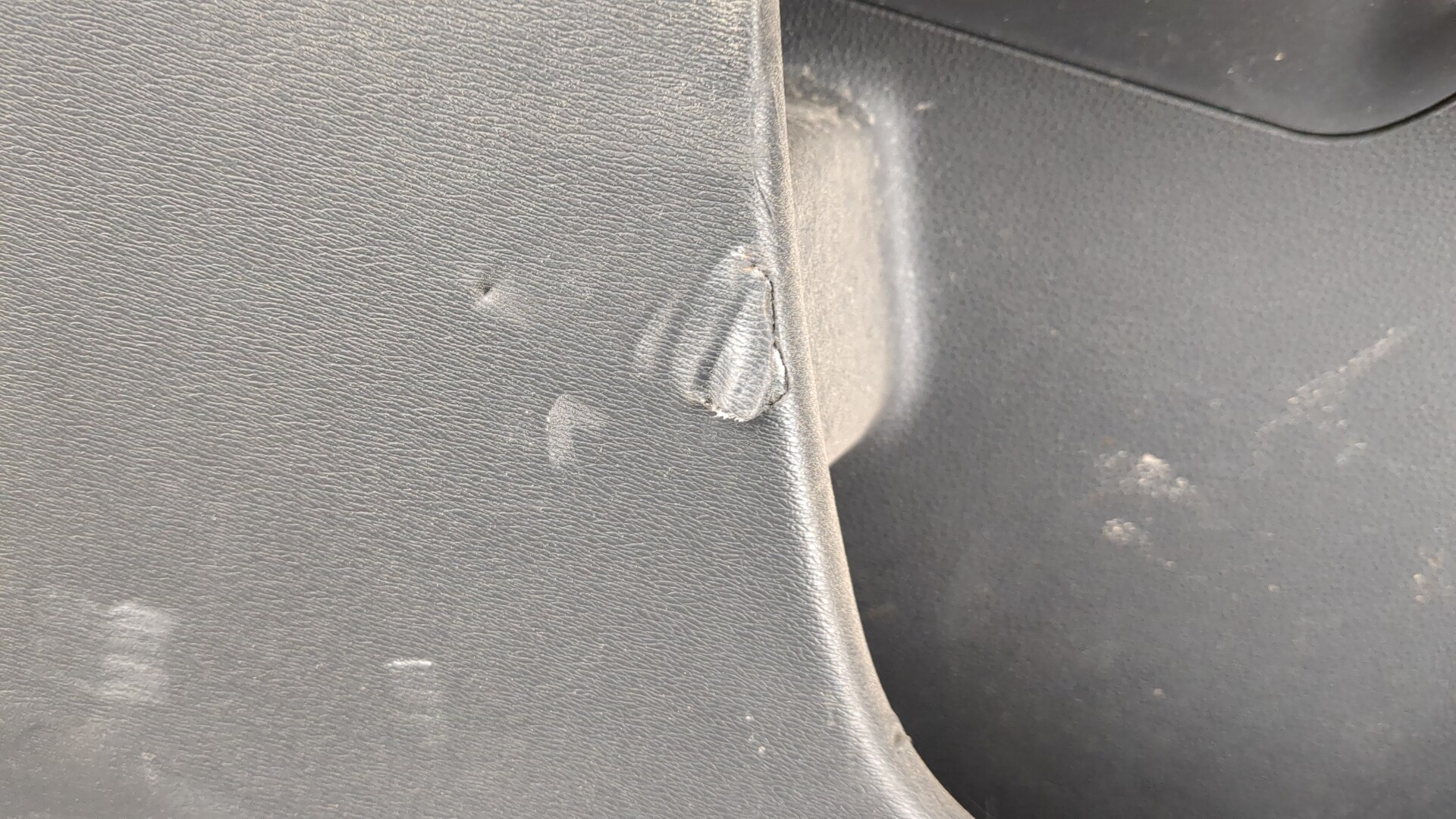 Дверь передняя левая