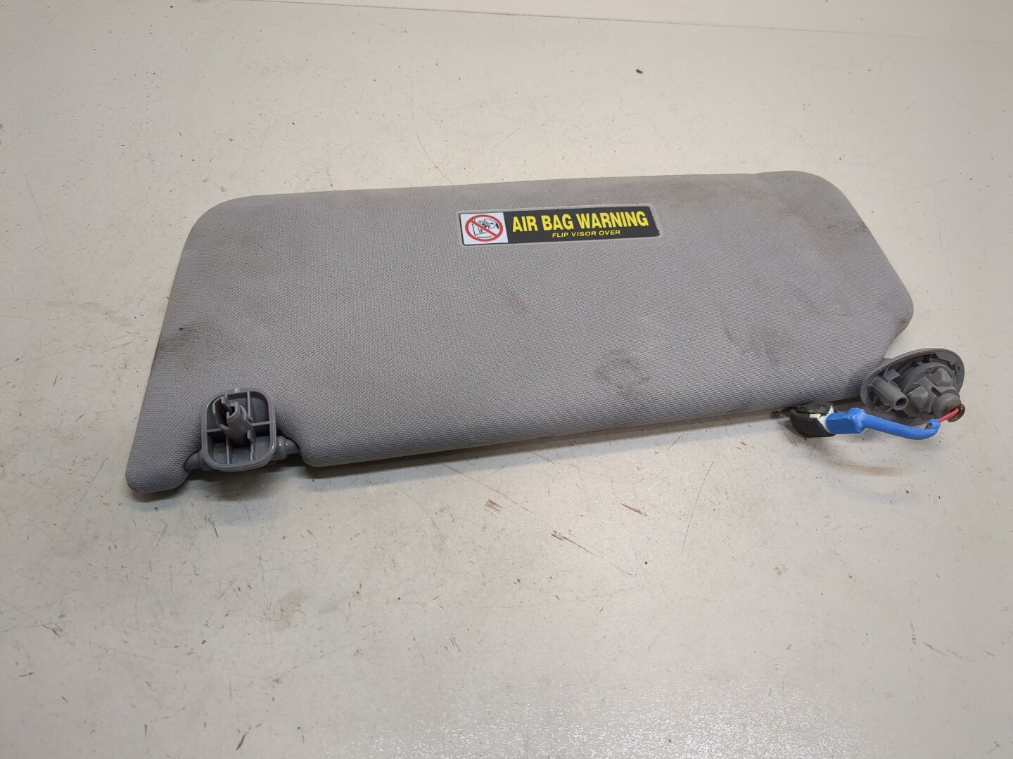 Козырек солнцезащитный