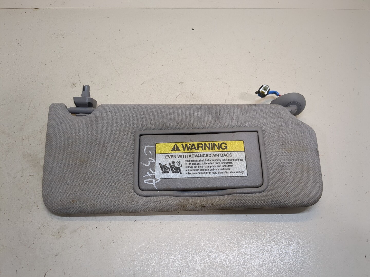 Козырек солнцезащитный