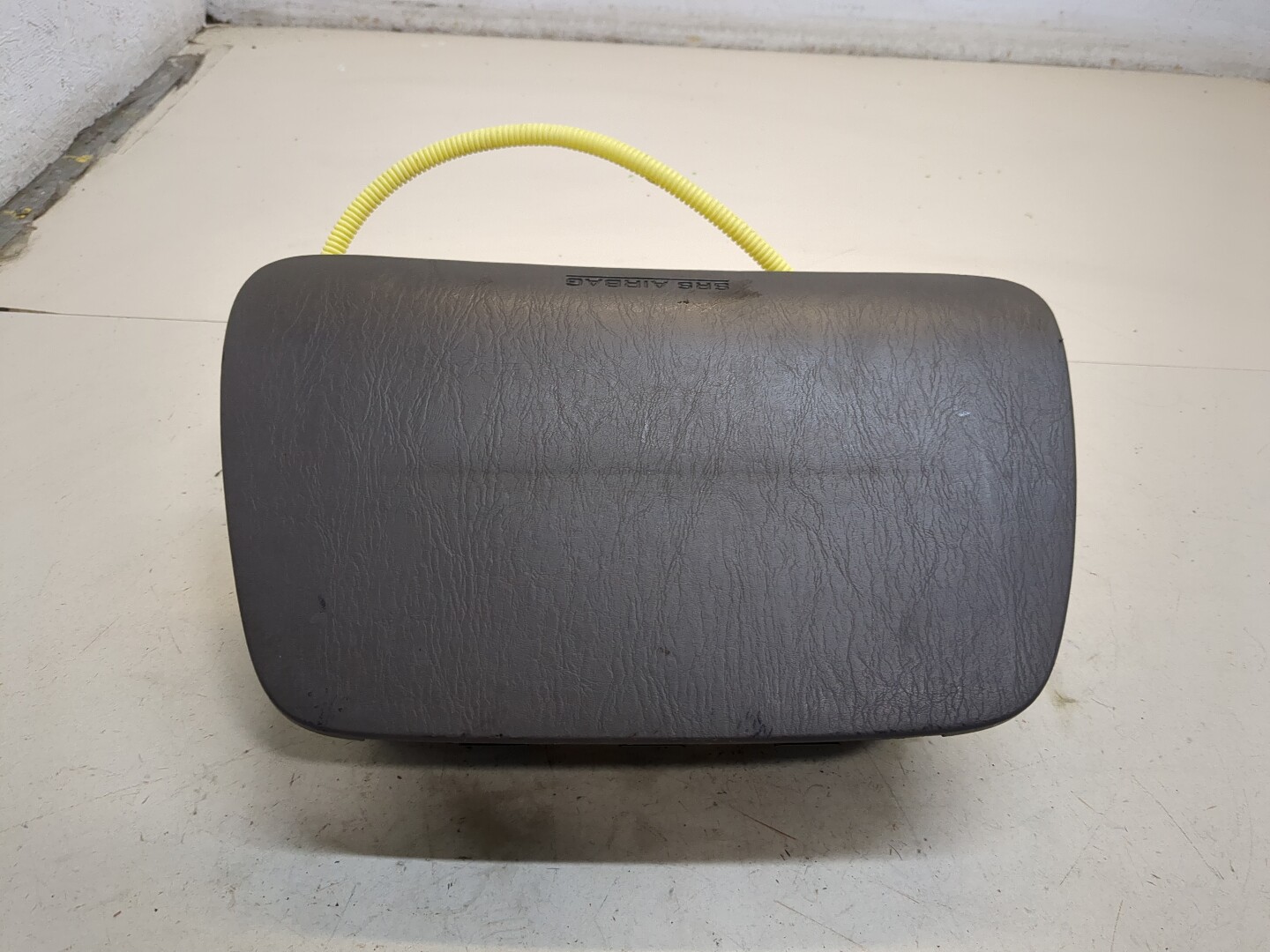 Подушка безопасности пассажирская (в торпедо)