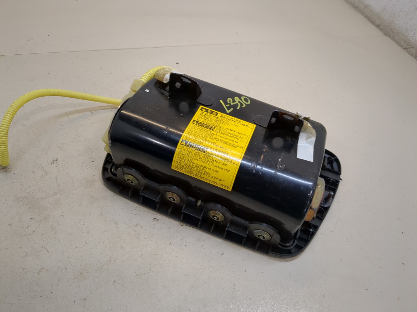 Подушка безопасности пассажирская (в торпедо)