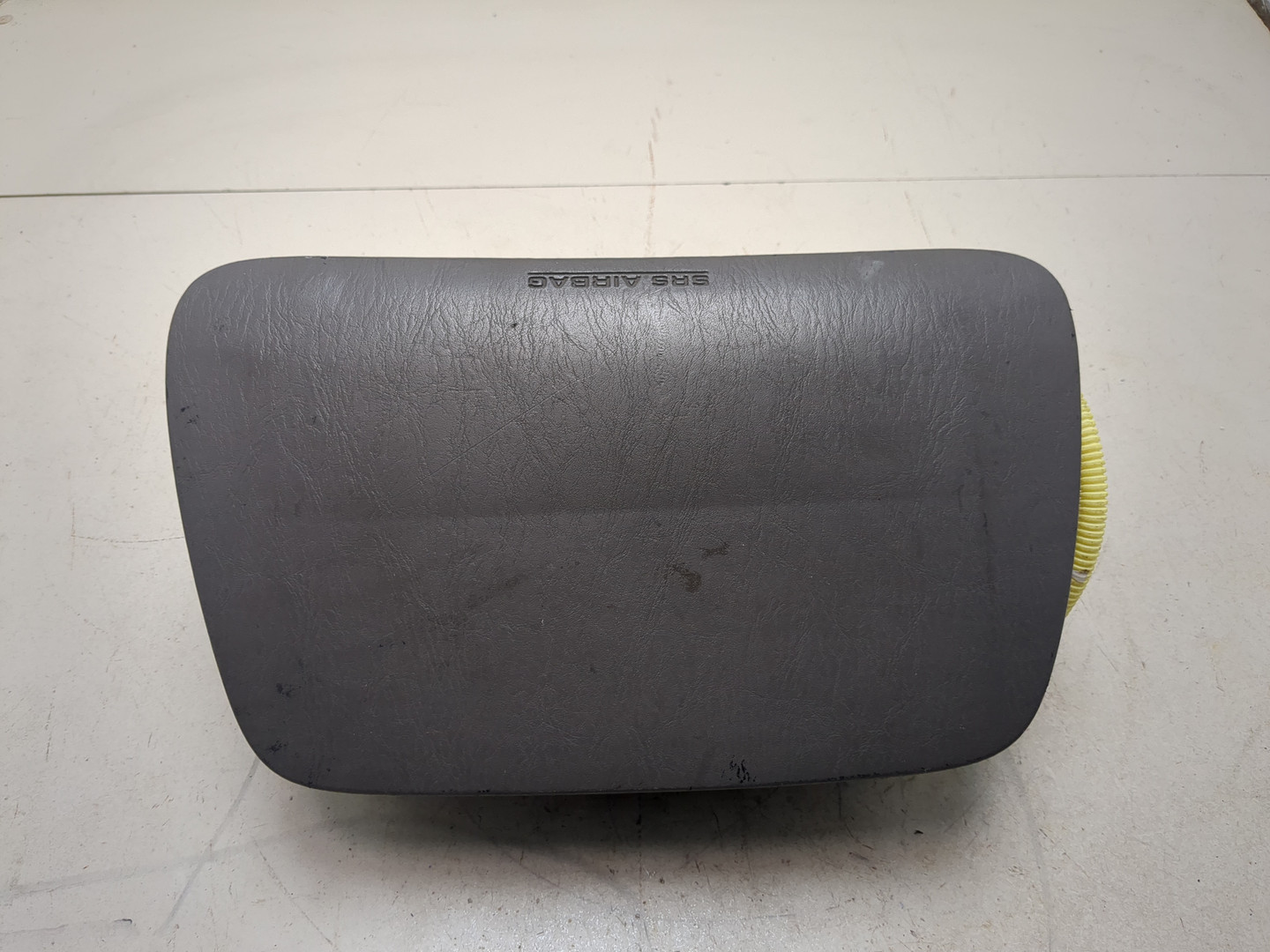 Подушка безопасности пассажирская (в торпедо)