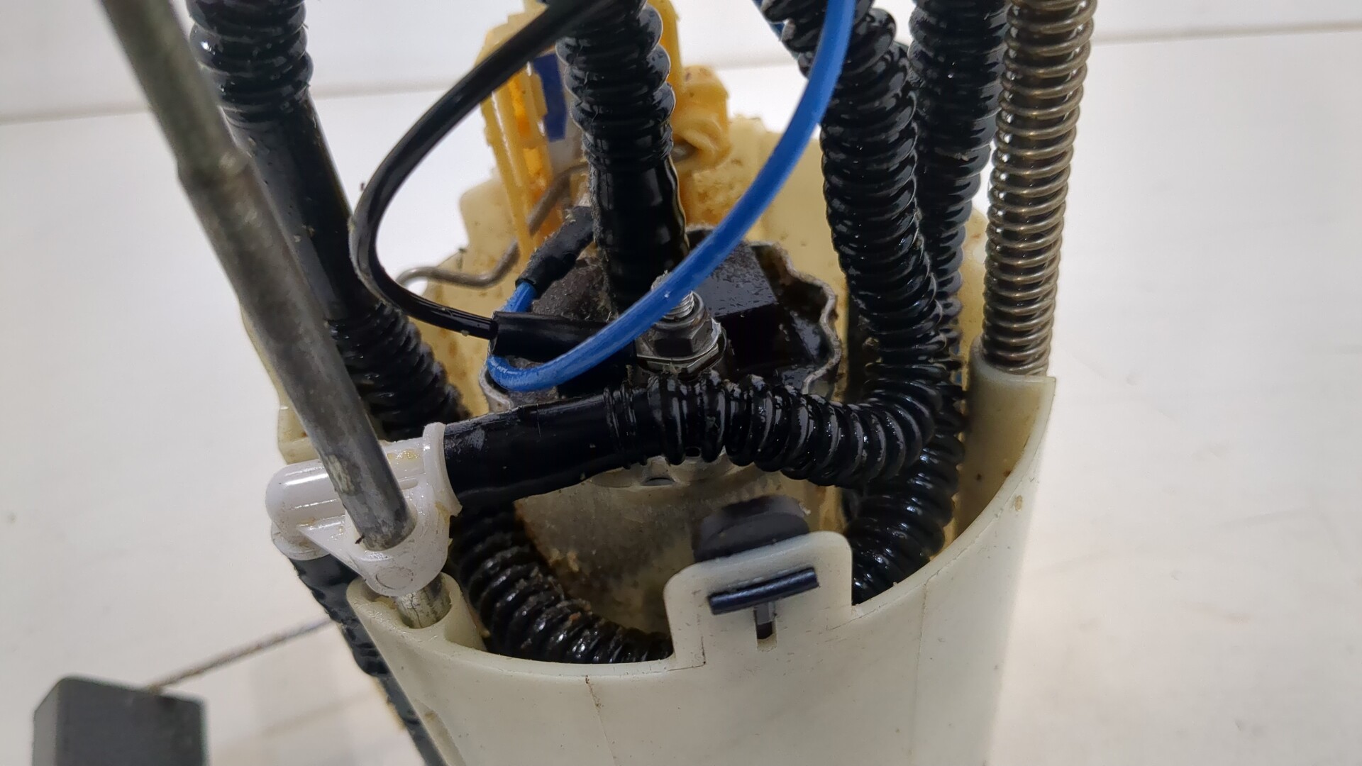 Насос топливный электрический