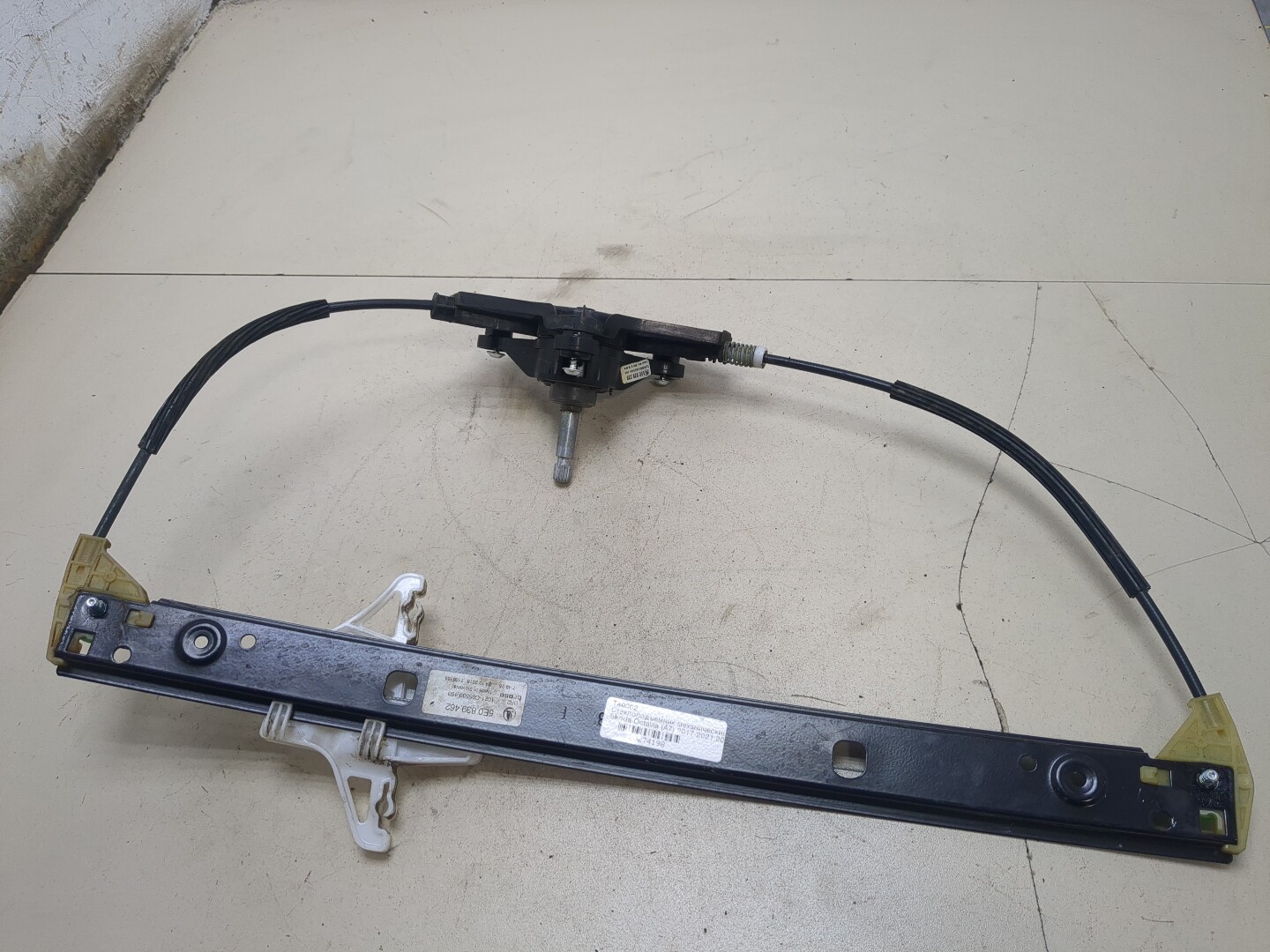 Стеклоподъемник механ. задний правый