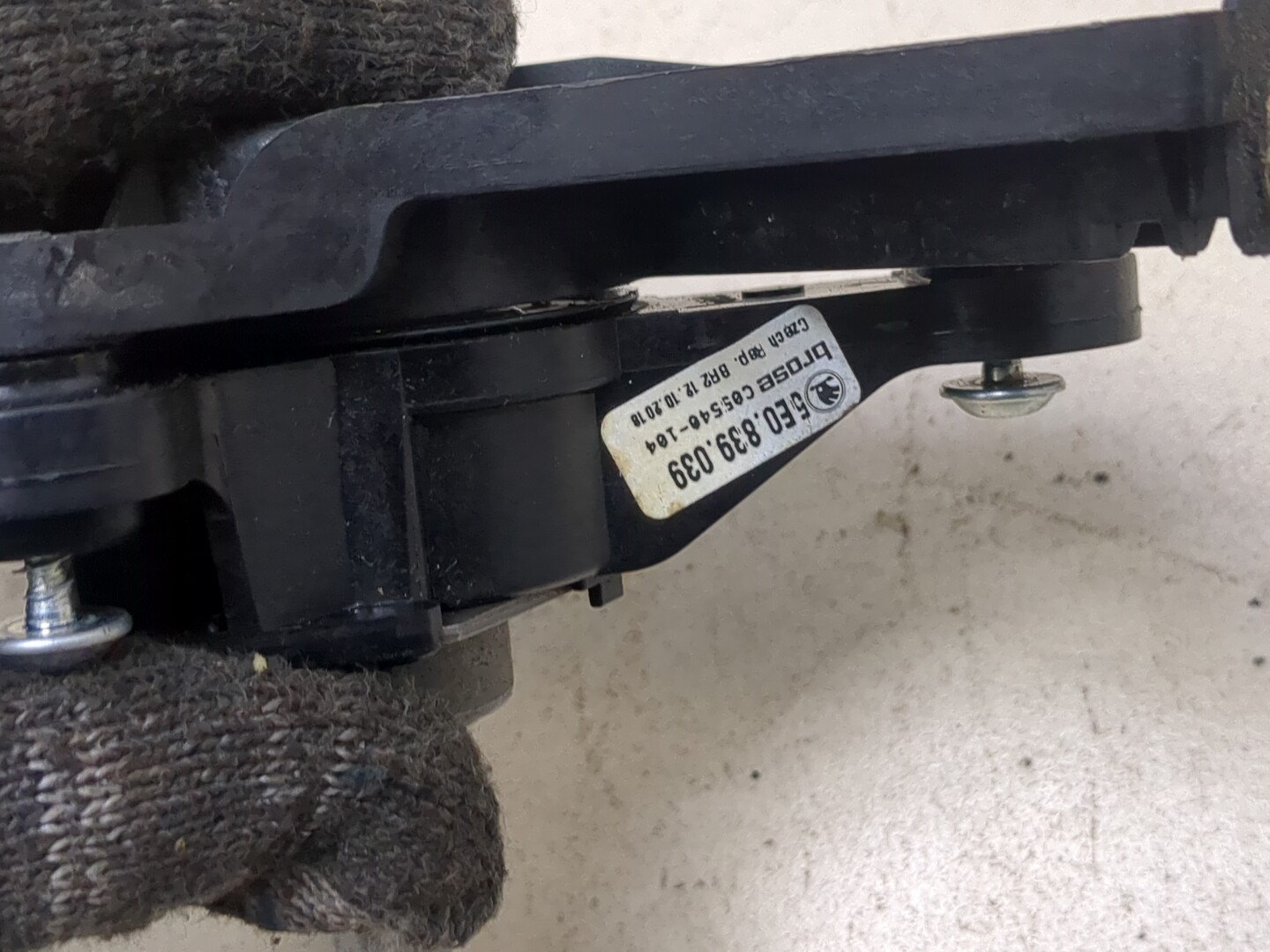 Стеклоподъемник механ. задний правый