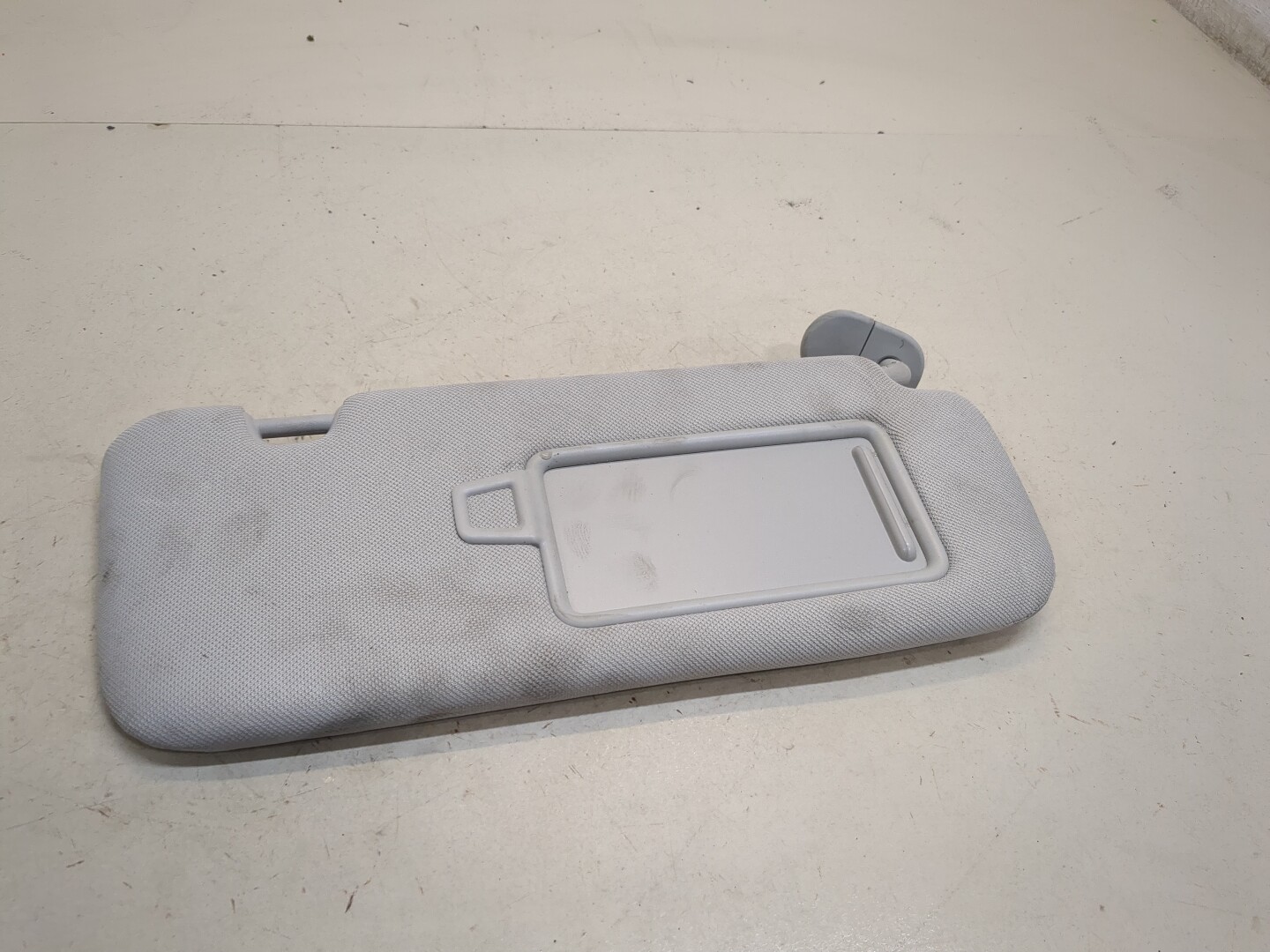 Козырек солнцезащитный