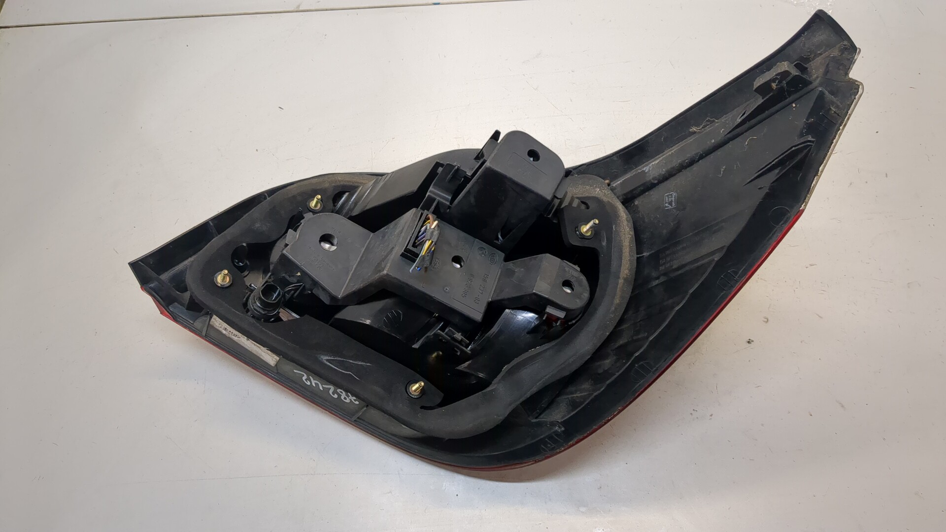 Фонарь задний левый