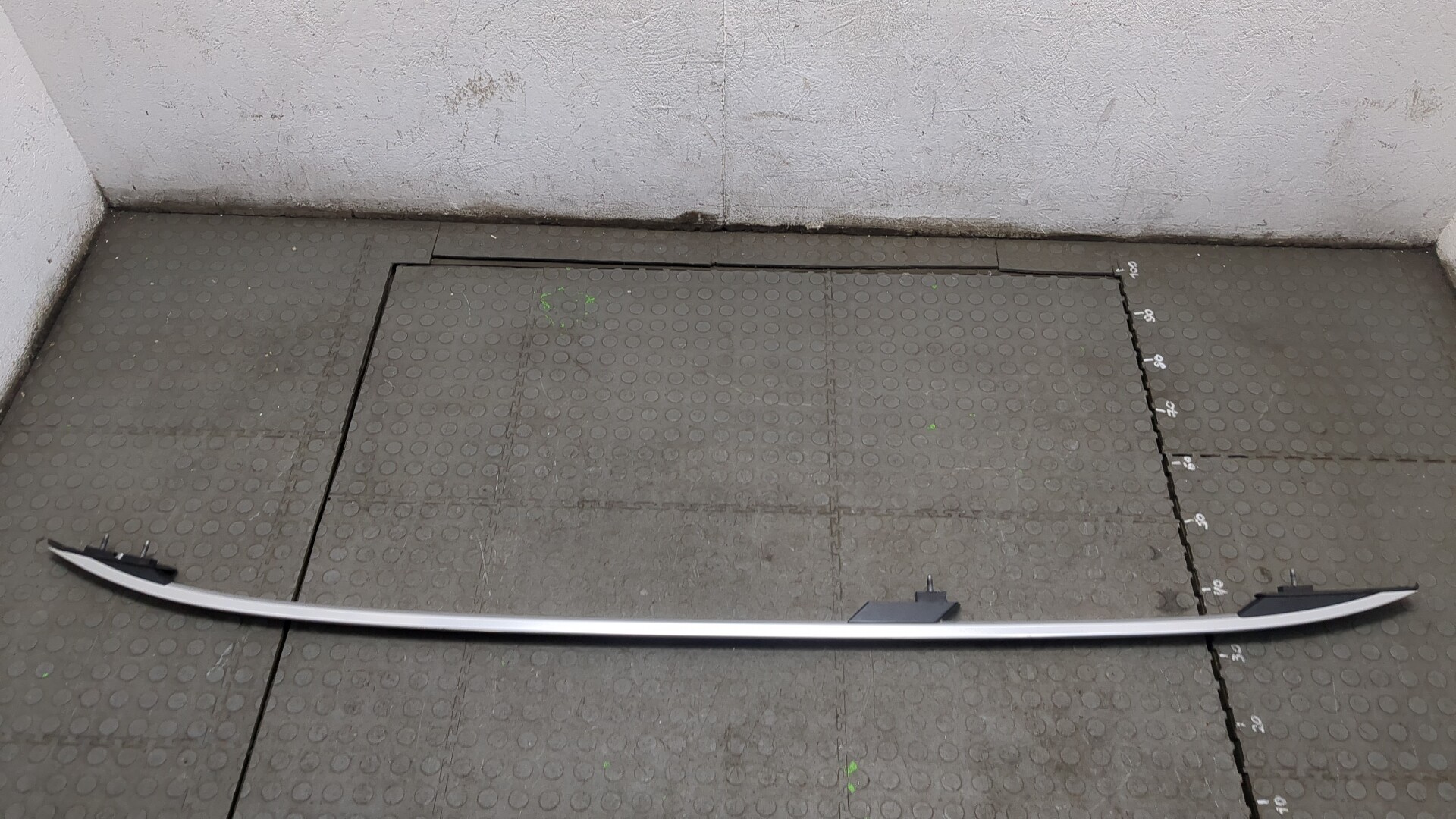 Рейлинг (релинг) левый (планка на крышу)