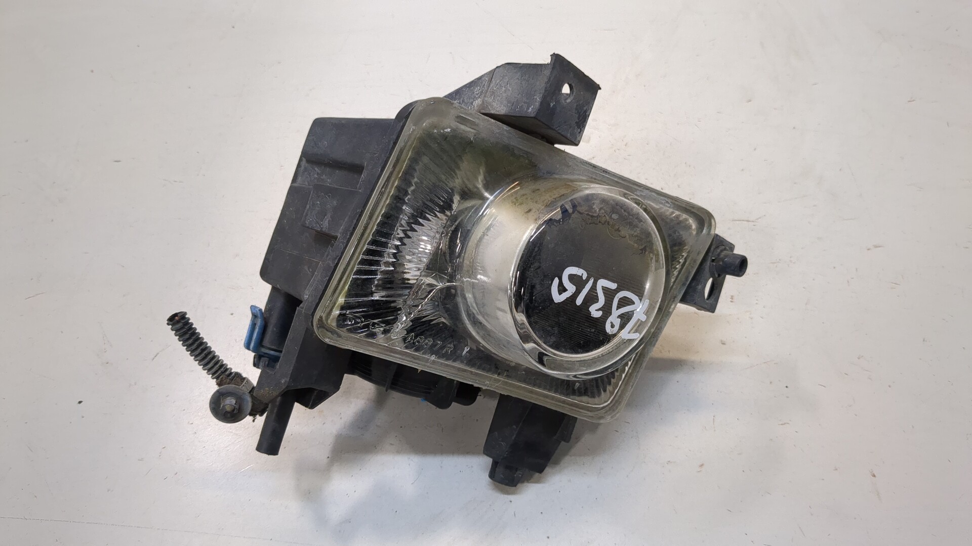 Фара противотуманная правая