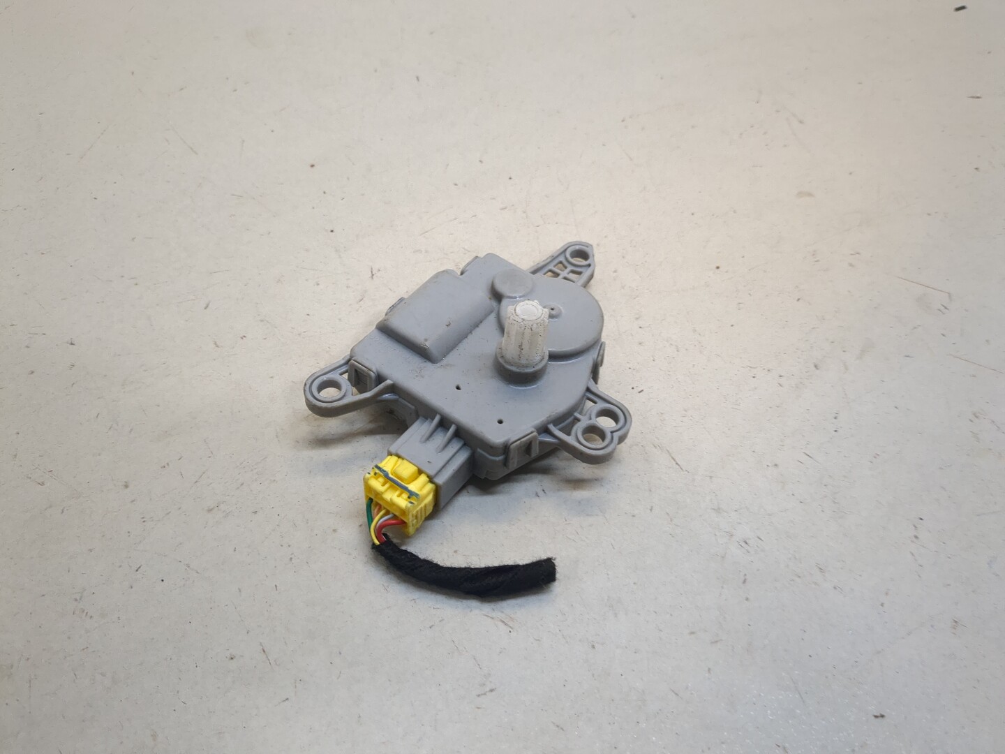 Моторчик заслонки печки