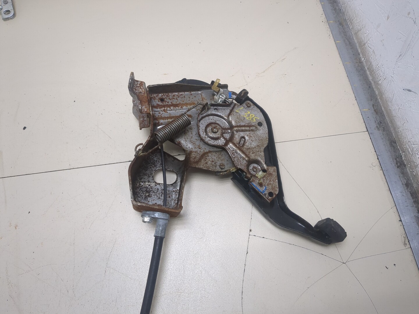 Рычаг стояночного тормоза