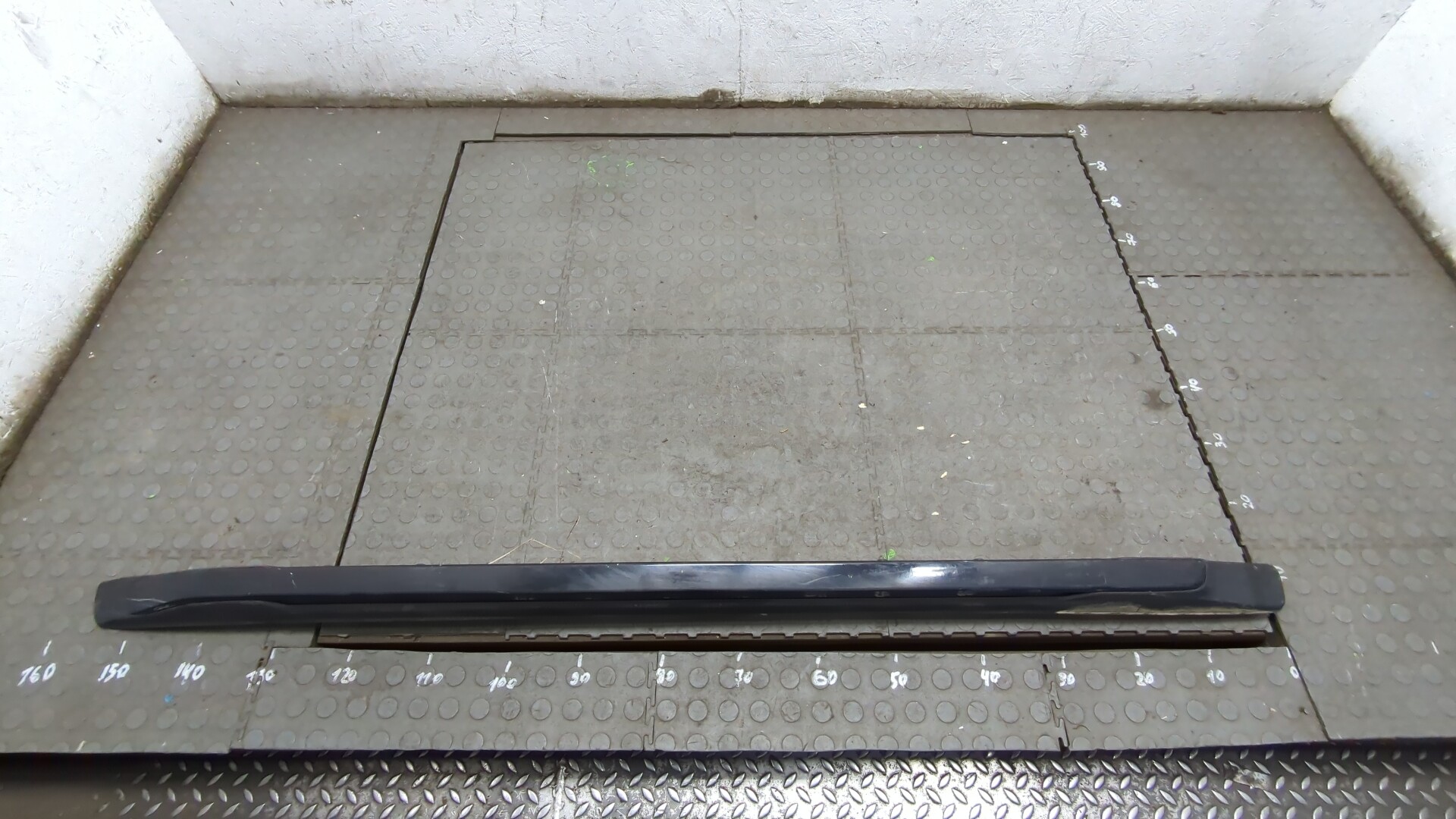 Рейлинг (релинг) левый (планка на крышу)