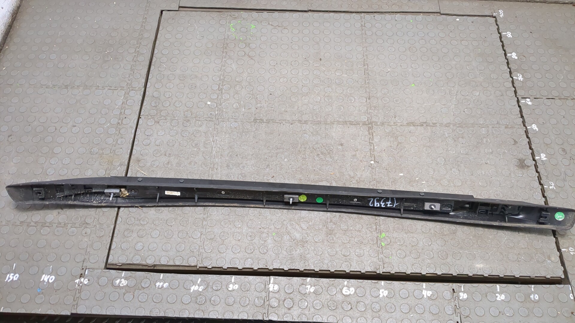 Рейлинг (релинг) правый (планка на крышу)