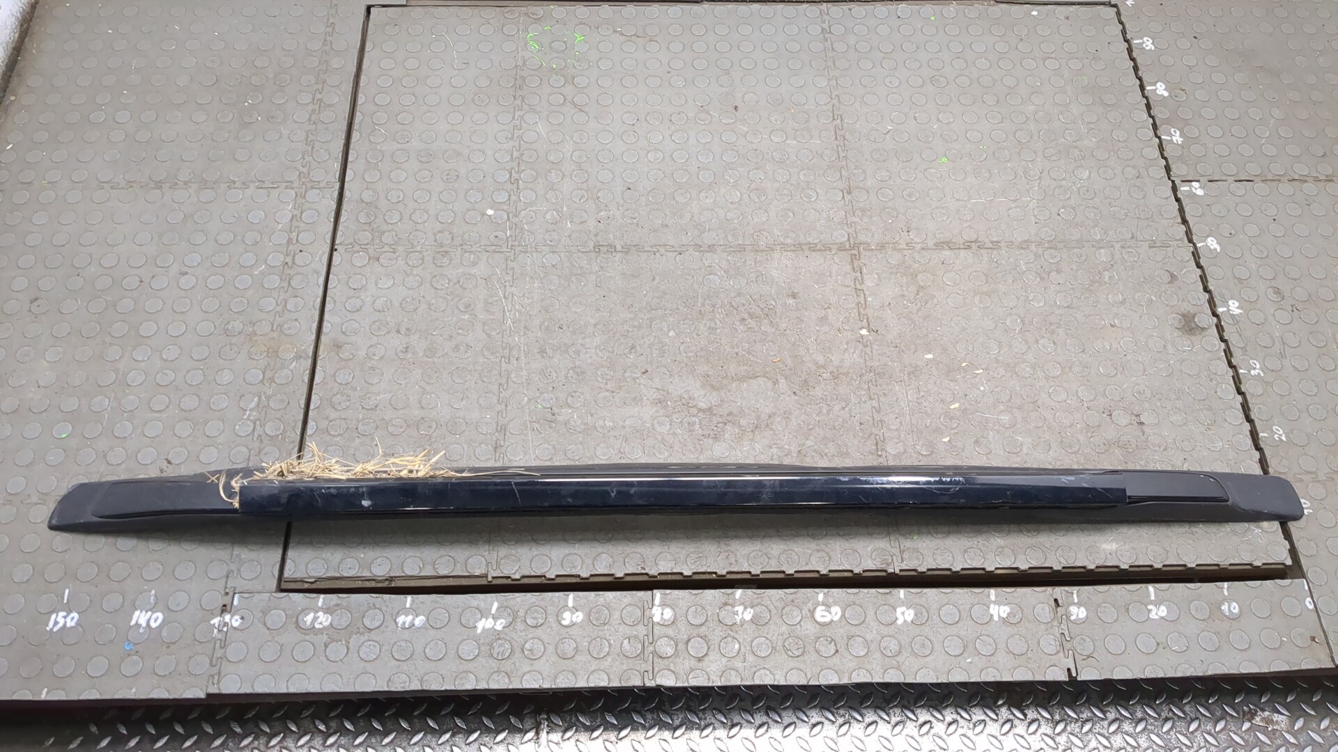 Рейлинг (релинг) правый (планка на крышу)