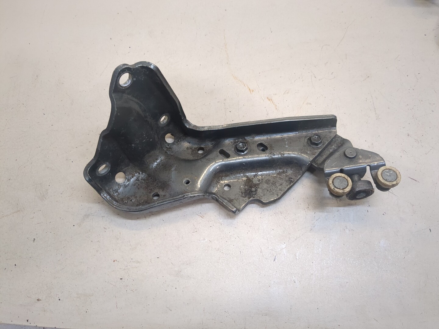 Механизм замка двери