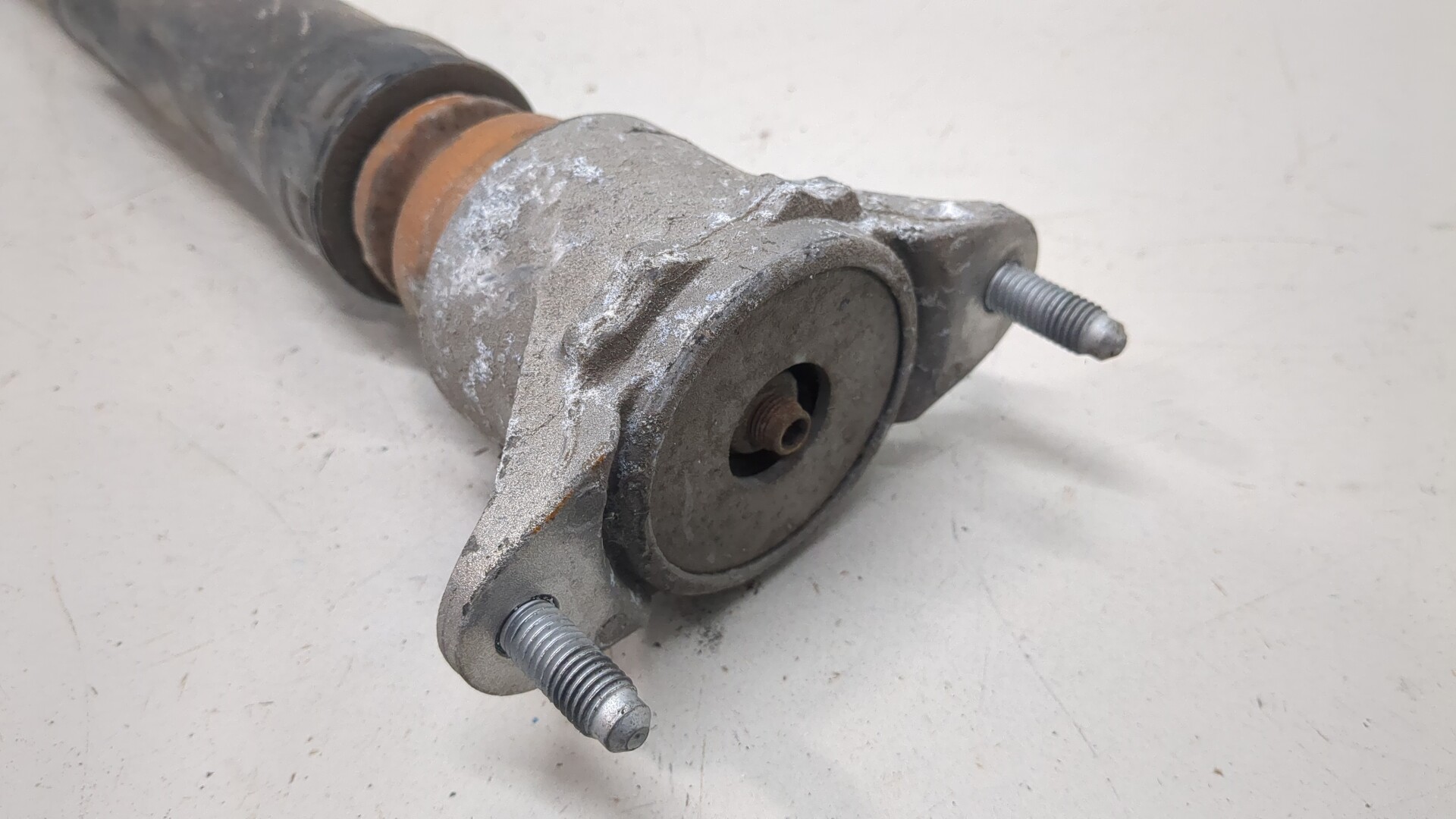 Амортизатор задний (стойка)