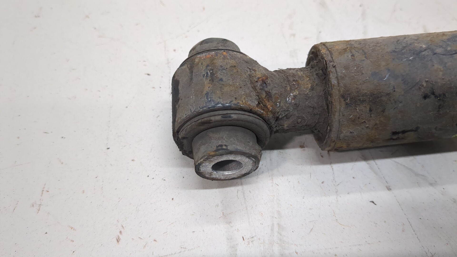 Амортизатор задний (стойка)