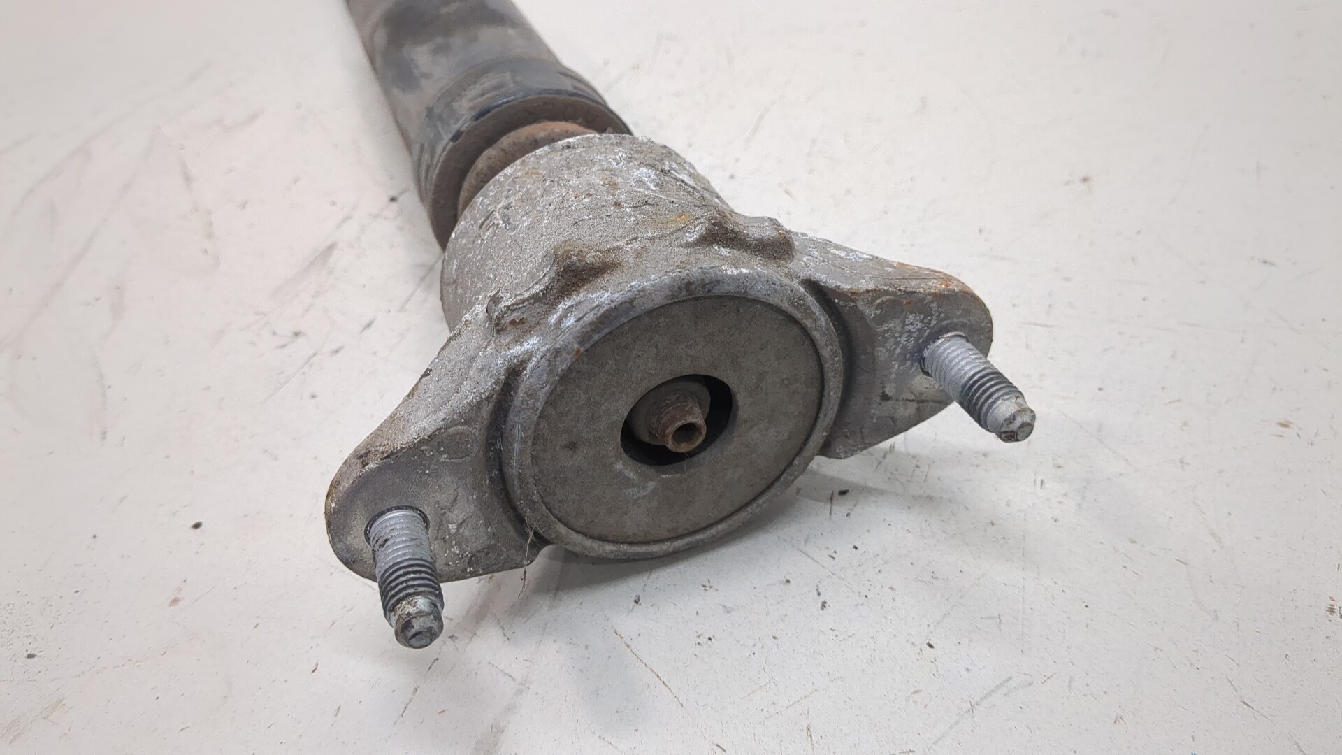 Амортизатор задний (стойка)